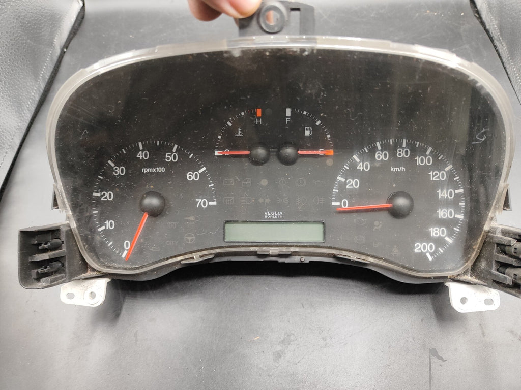 Fiat Punto Petrol 1999 LHD Front Dash Speedometer Cluster 606307002
