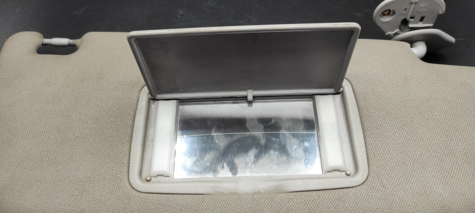 Alfa Romeo 147 1.9JTD 16V Diesel 2003 LHD Front Right Sun Visor Cover