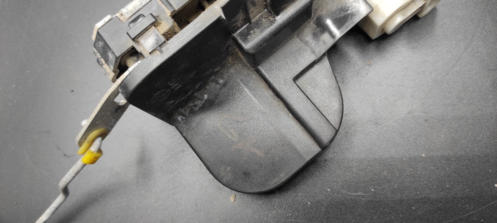 Alfa Romeo 147 1.9JTD 16V Diesel 2004 LHD Rear Left Door Lock B792