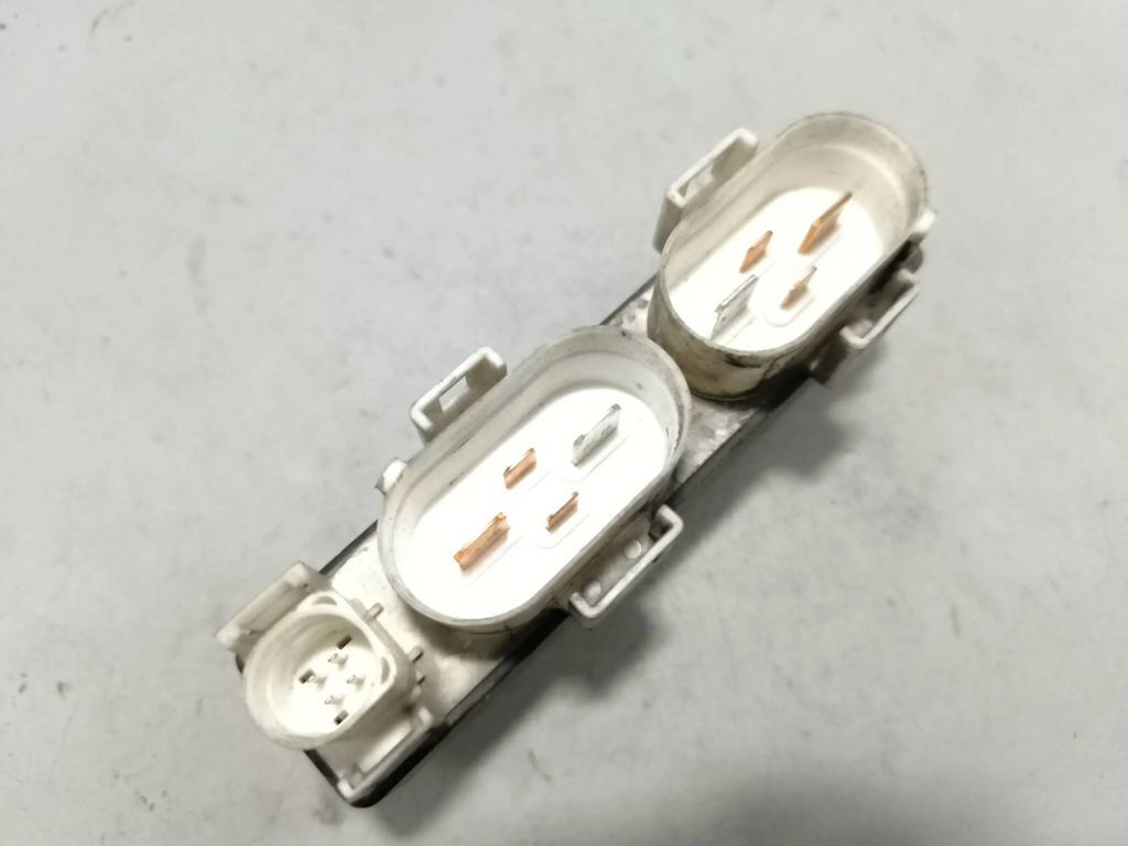 Volkswagen Sharan 1999 Diesel Coolant fan relay 701919506A 