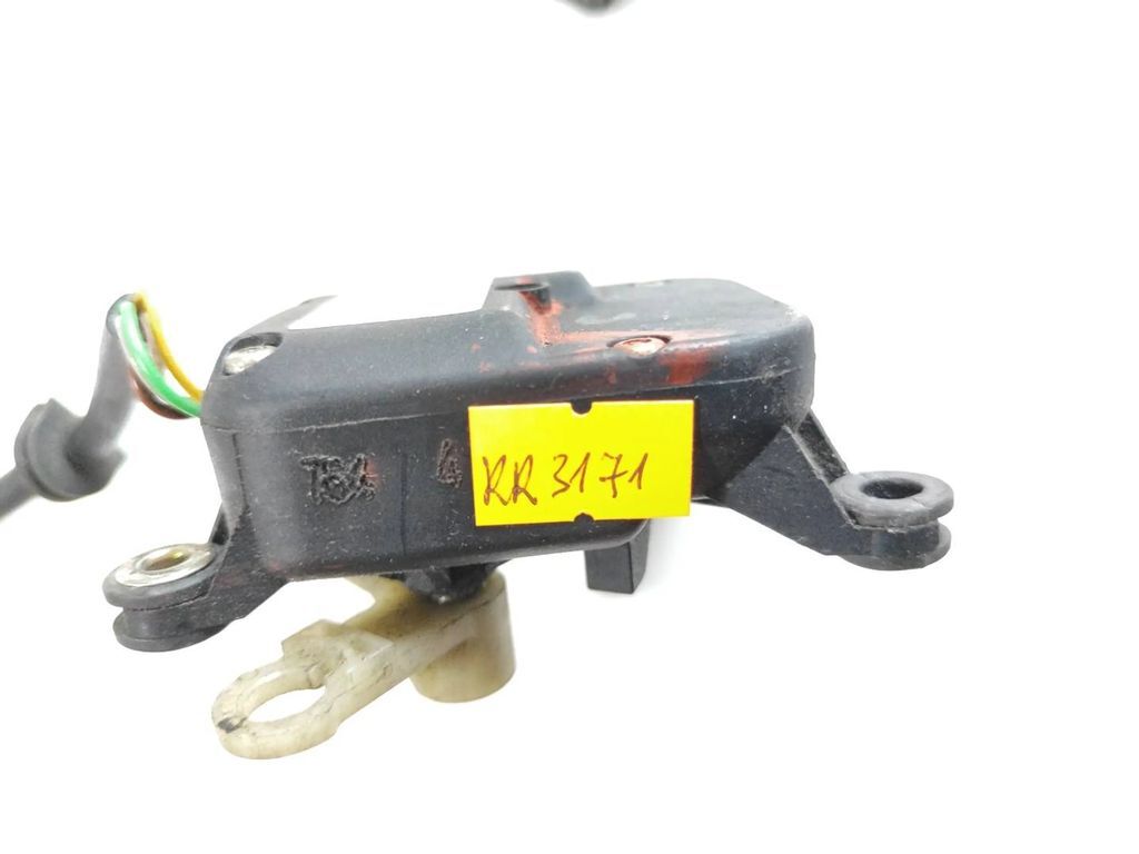 Audi A6 S6 C4 4A 1994 Air heater flap actuator motor 443820511A 