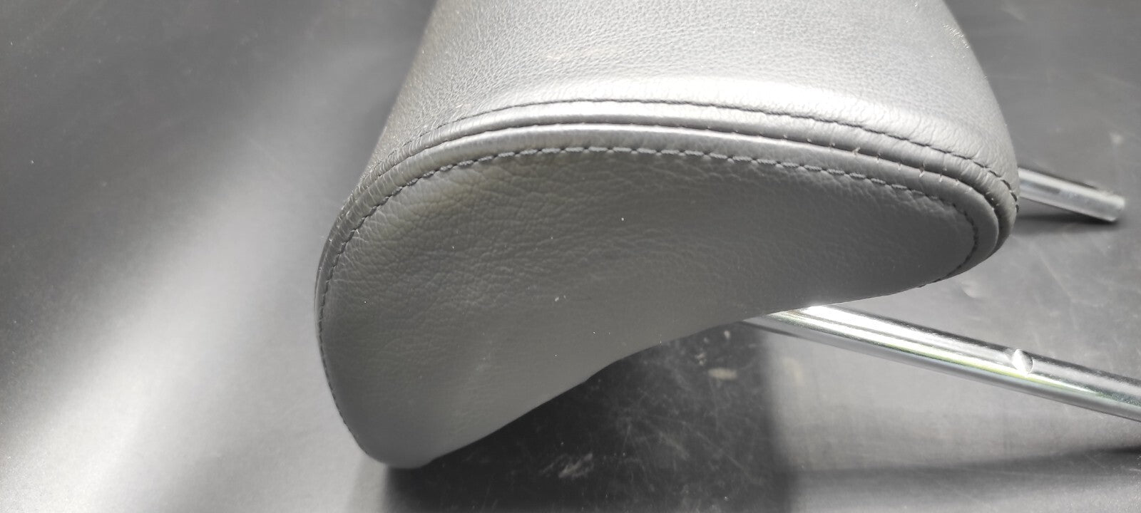 Alfa Romeo GT 1.9JTD 110kW 2007 Rear Interior Seat Headrest Black Leather