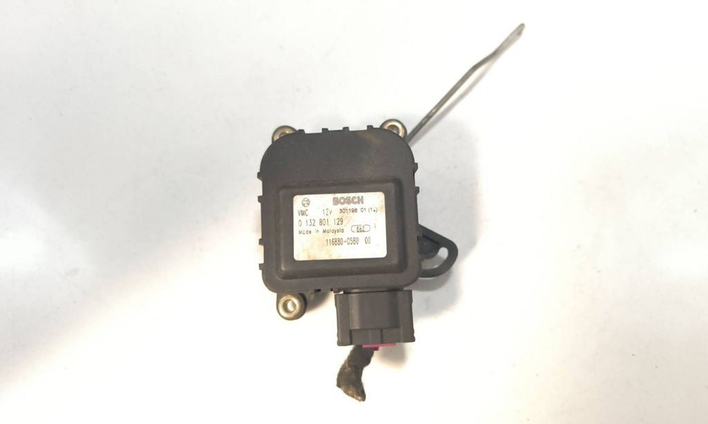 Audi A6 S6 C5 4B 2004 Air heater flap actuator motor 0132801129 