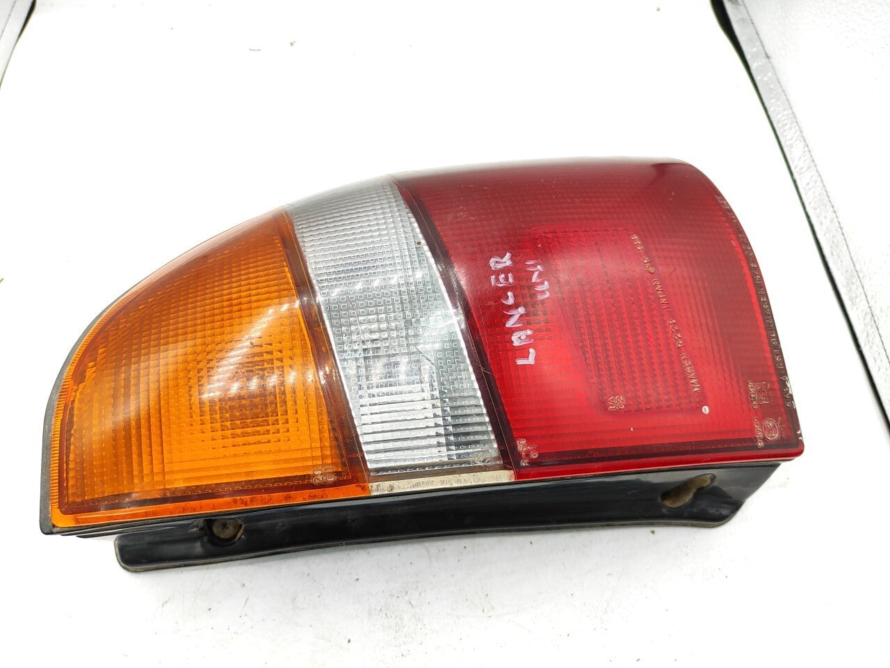 Mitsubishi Lancer V Estate 1994 LHD Rear Right Taillight Light 1146304R