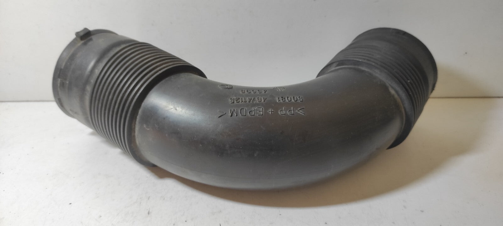 Alfa Romeo 147 2.0TS 110kW 2003 Petrol Engine Air Intake Pipe Hose 46741125
