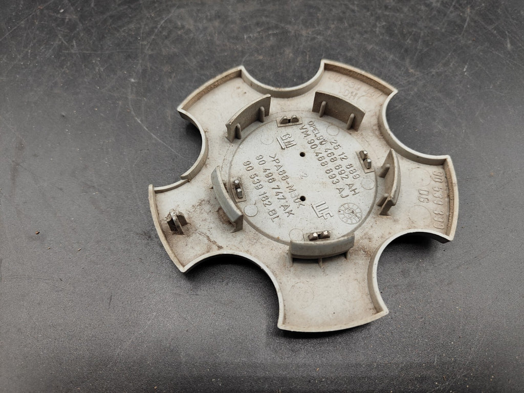 Opel Vectra B 2.0DTI 2000 Wheel Center Cap Cover 90468693 90496747 90539162