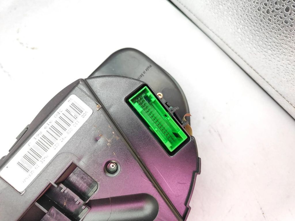 Volkswagen PASSAT B5 1.9TDI 1998 speedometer instrument cluster 3B0919861J 