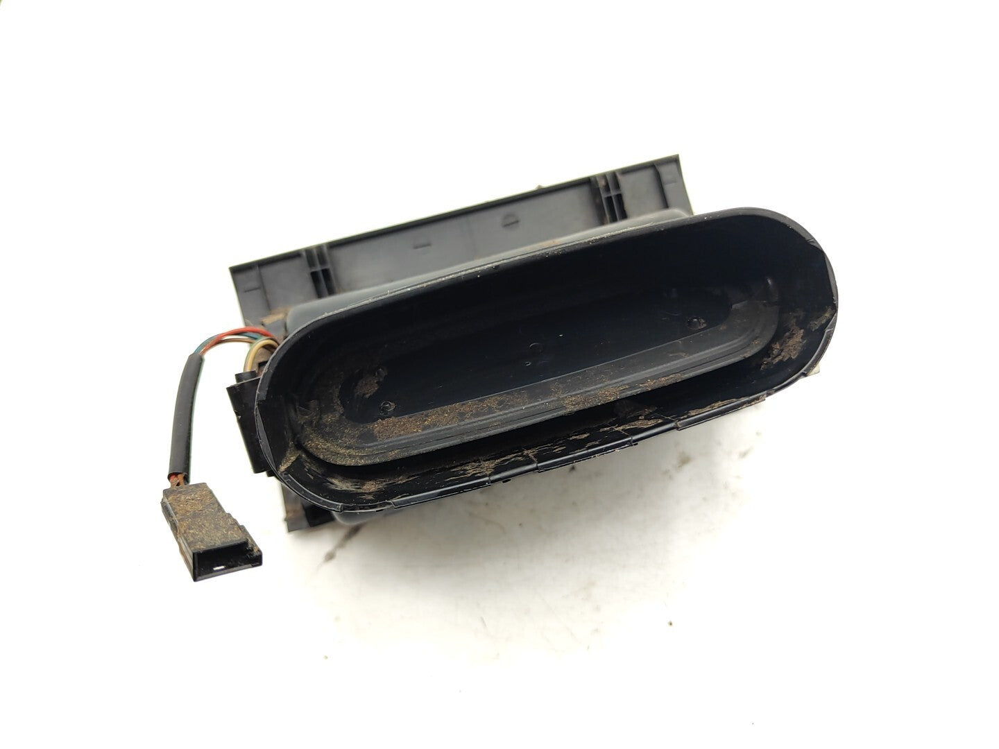 BMW 5 SERIES E39 530D 142kW Estate 2001 Rear Center Console Air Vent 8376150