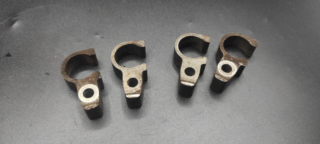 Alfa Romeo GT 2.0 JTS 122kW 2005 Engine Fuel Injector Clamp / Bracket Set