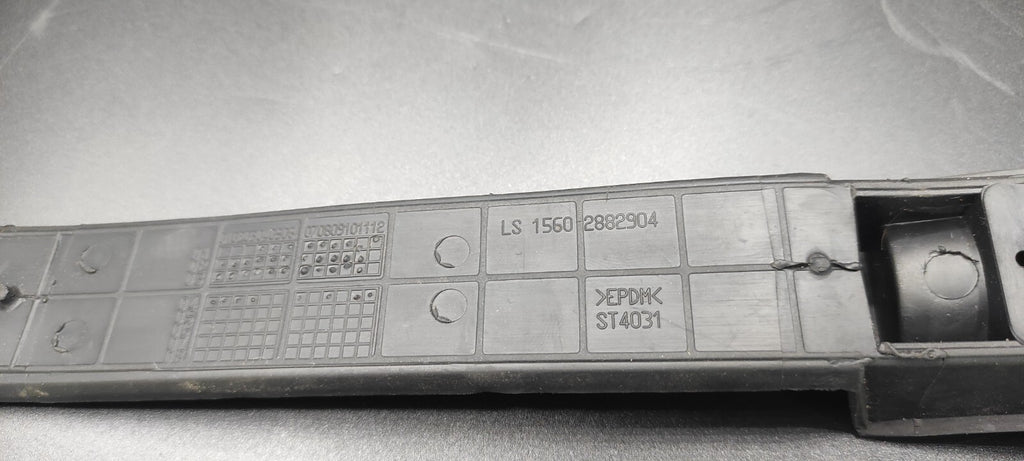 Alfa Romeo 156 2002 Center Console Middle Rubber Insert Mat 15602882904