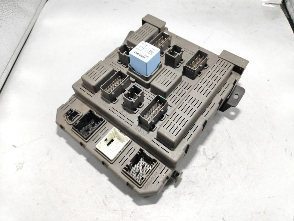 Peugeot 607 2.2i 2002 Fuse SAM Unit module 9648723680 