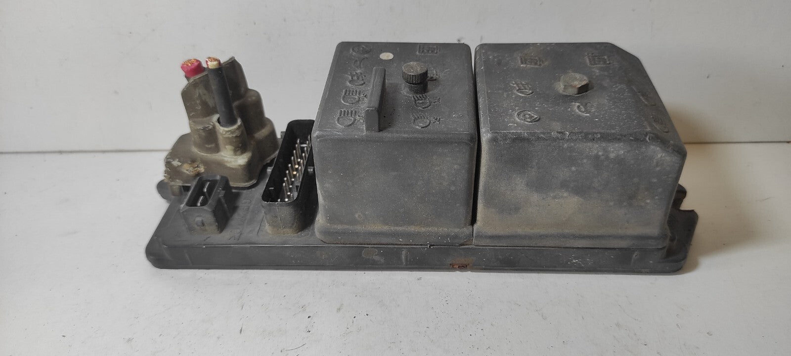 Alfa Romeo 166 2.4JTD 110kW 2002 Fuse Box / Relay / Module Unit