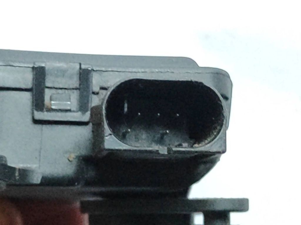 Audi A4 S4 B5 8D 1998 Air heater flap actuator motor 0132801116 