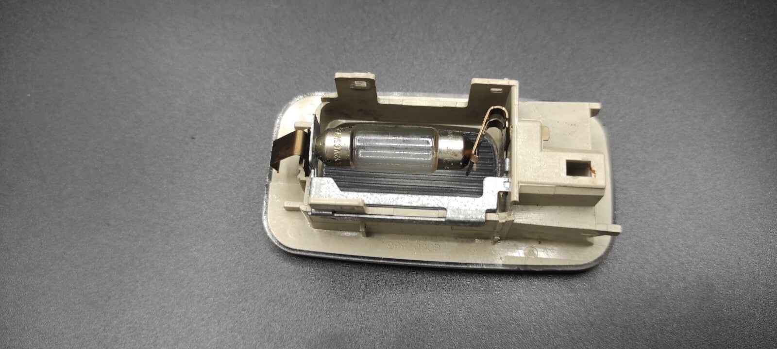 Alfa Romeo 156 2.4D JTD 110kW 2001 Rear Interior Roof Reading Light 60607883