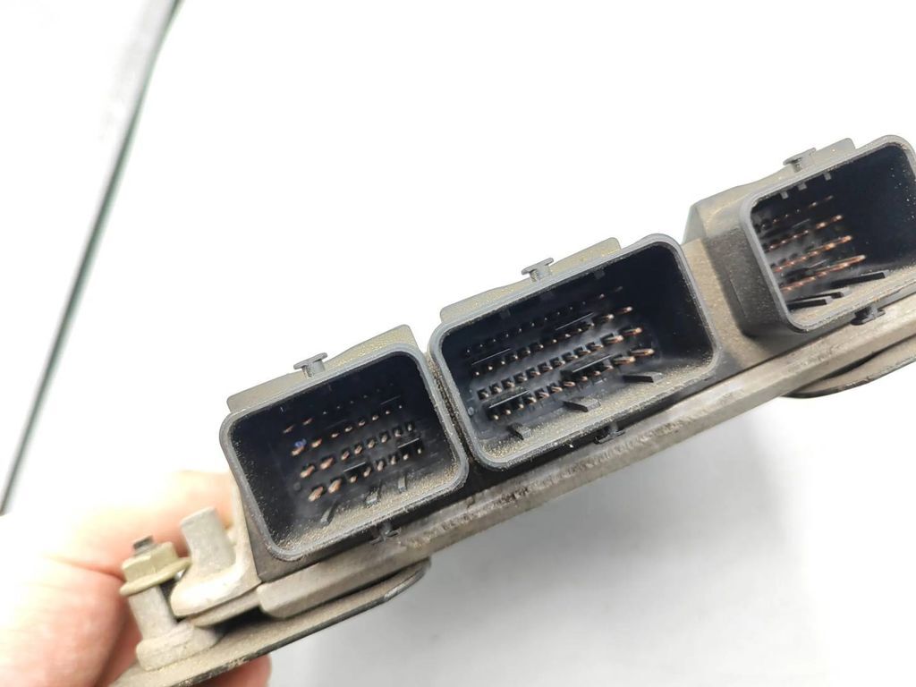 Peugeot 307 2.0HDI 79kW 2003 Engine control unit module ECU 9646850580 