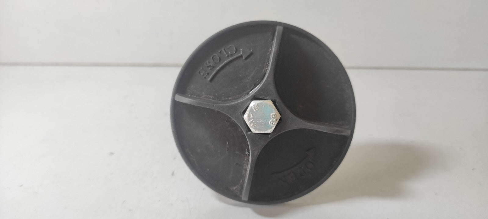 Alfa Romeo 147 1.9JTD 8V Diesel 2003 Rear Boot Trunk Spare Wheel Bolt 46542744