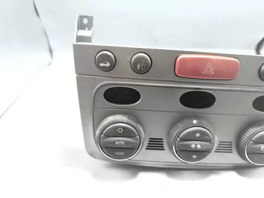 Alfa Romeo 147 2001 Interior AC Climate control unit module 07353309240 