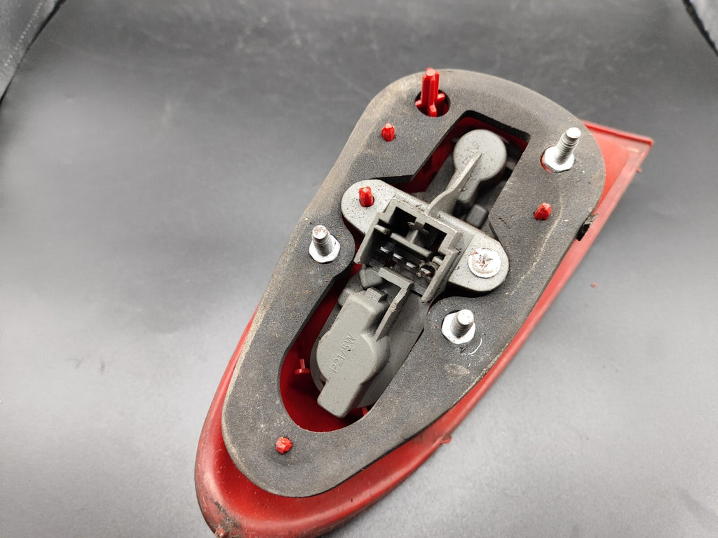 Alfa Romeo 147 1.9JTD 140HP 16V 2001 LHD Rear Right Taillight Lamp 46556347