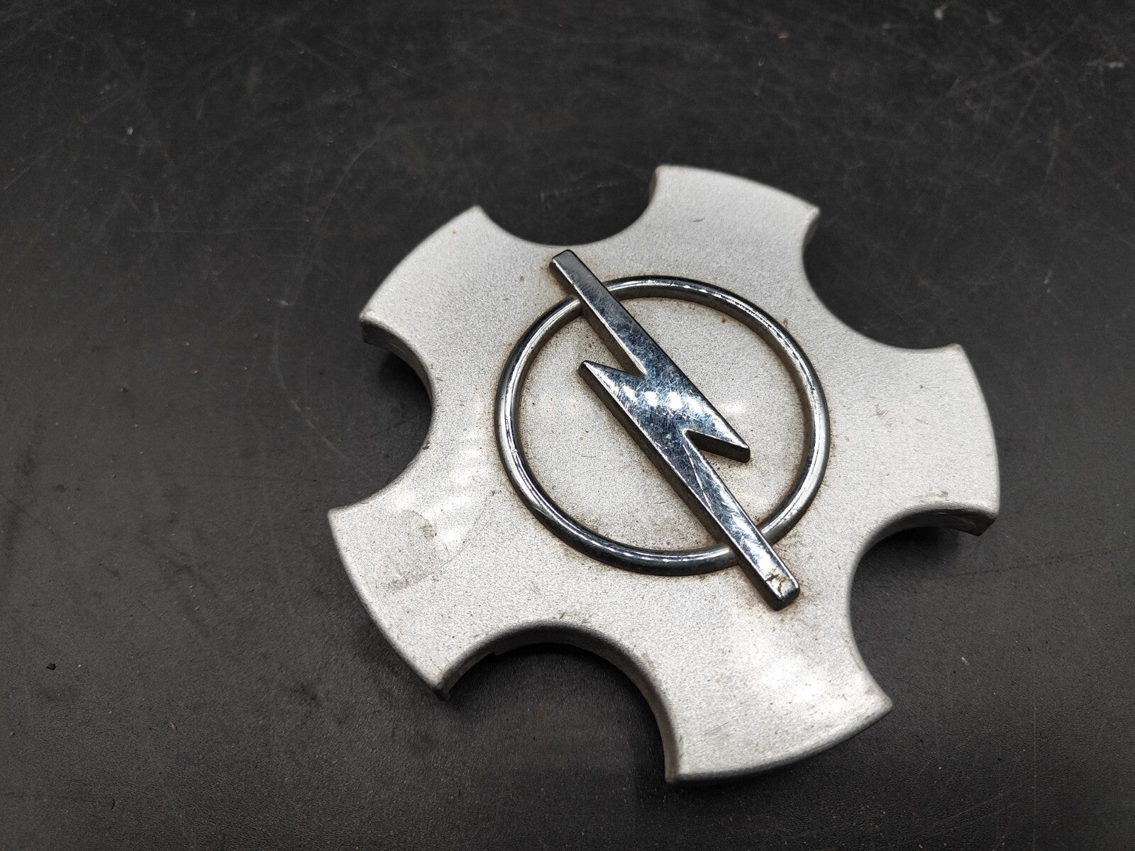 Opel Vectra B 2.0DTI 1997 Wheel Center Cap Cover 90468693 90496747 90539162