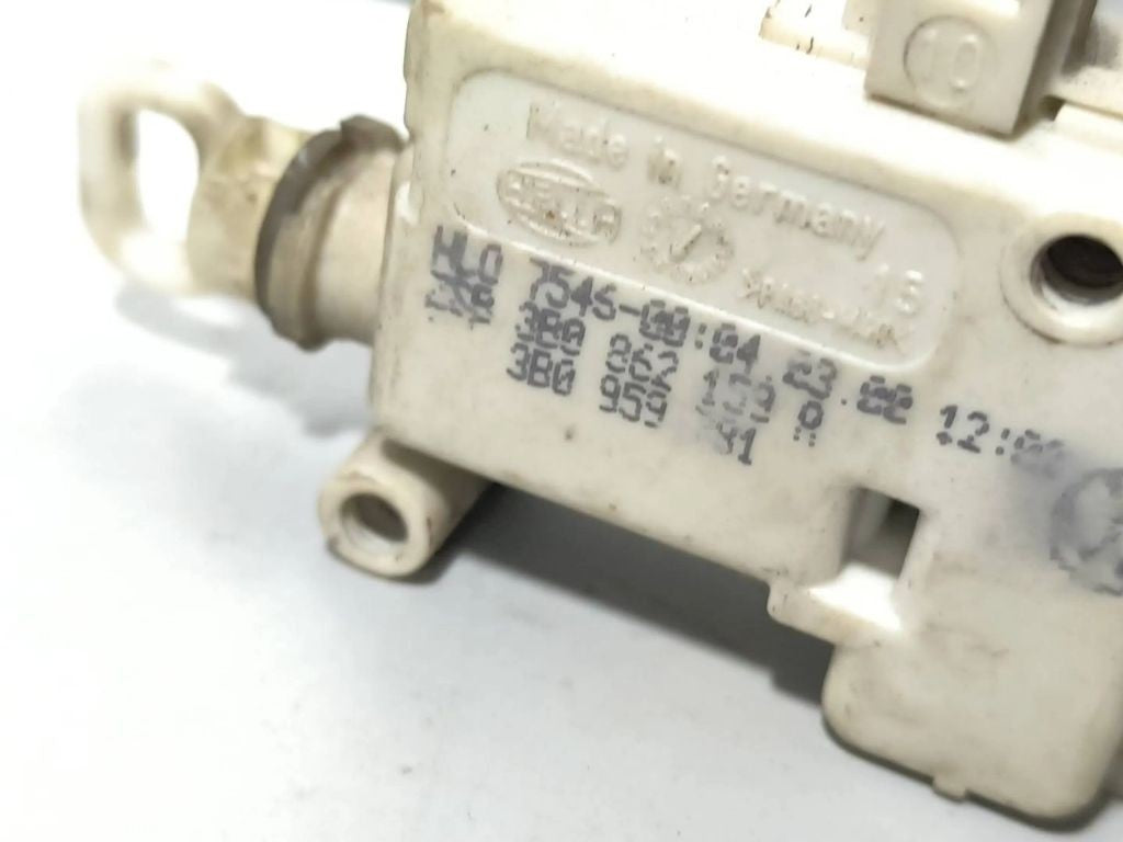 Audi A6 S6 C5 4B 1997 Tailgate boot lock latch motor 3B0862159A 