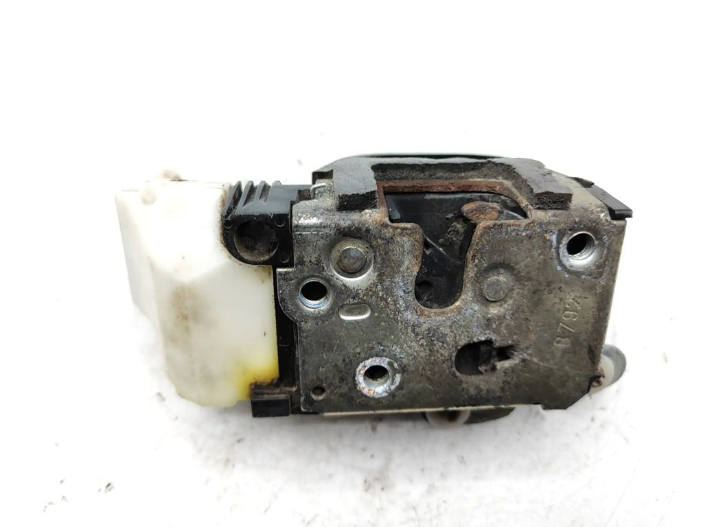 Alfa Romeo GT 3.2 Busso 2004 LHD front right side door lock 