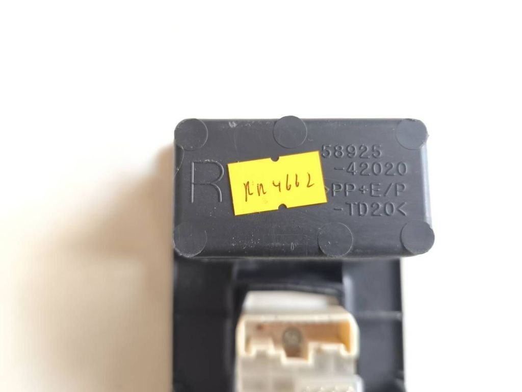 Toyota RAV 4 (XA30) 2008 Wing mirror switch 5892542020 