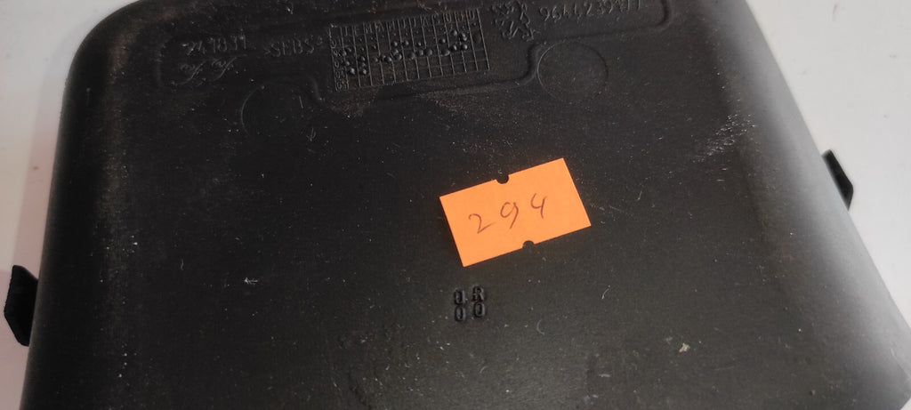 Peugeot 607 3.0i V6 2002 LHD Front Headlight Light Dust Cover 9644239177