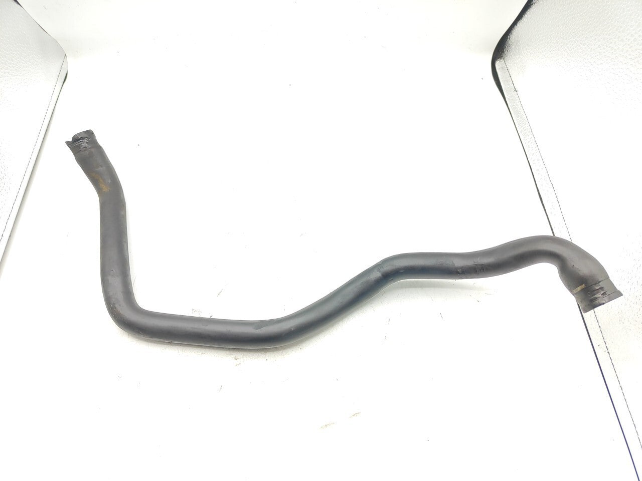 Alfa Romeo GT 1.9JTD 110kW 2006 Engine Breather Pipe Hose