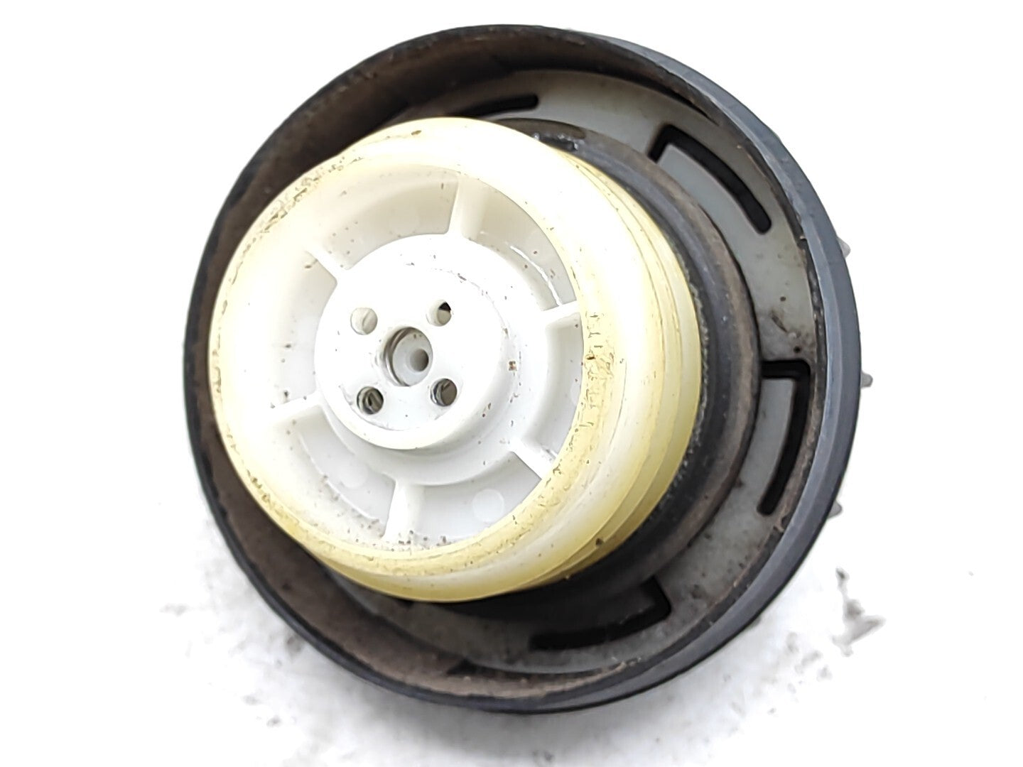 Alfa Romeo 166 PRE FL 2.4JTD 100kW 10 2001 Fuel Tank Cap DIESEL