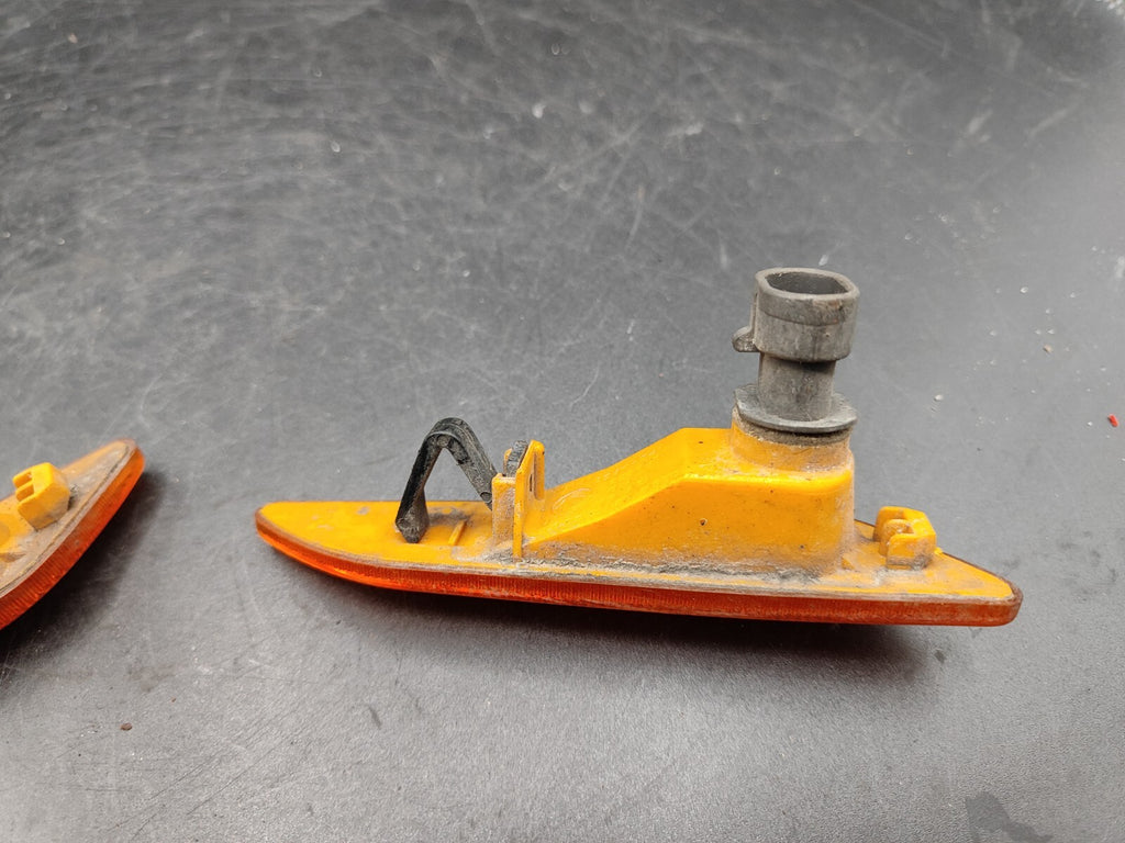 Alfa Romeo 156 2.4JTD 110kW Diesel 2000 Front Orange Indicator Turn Light Set