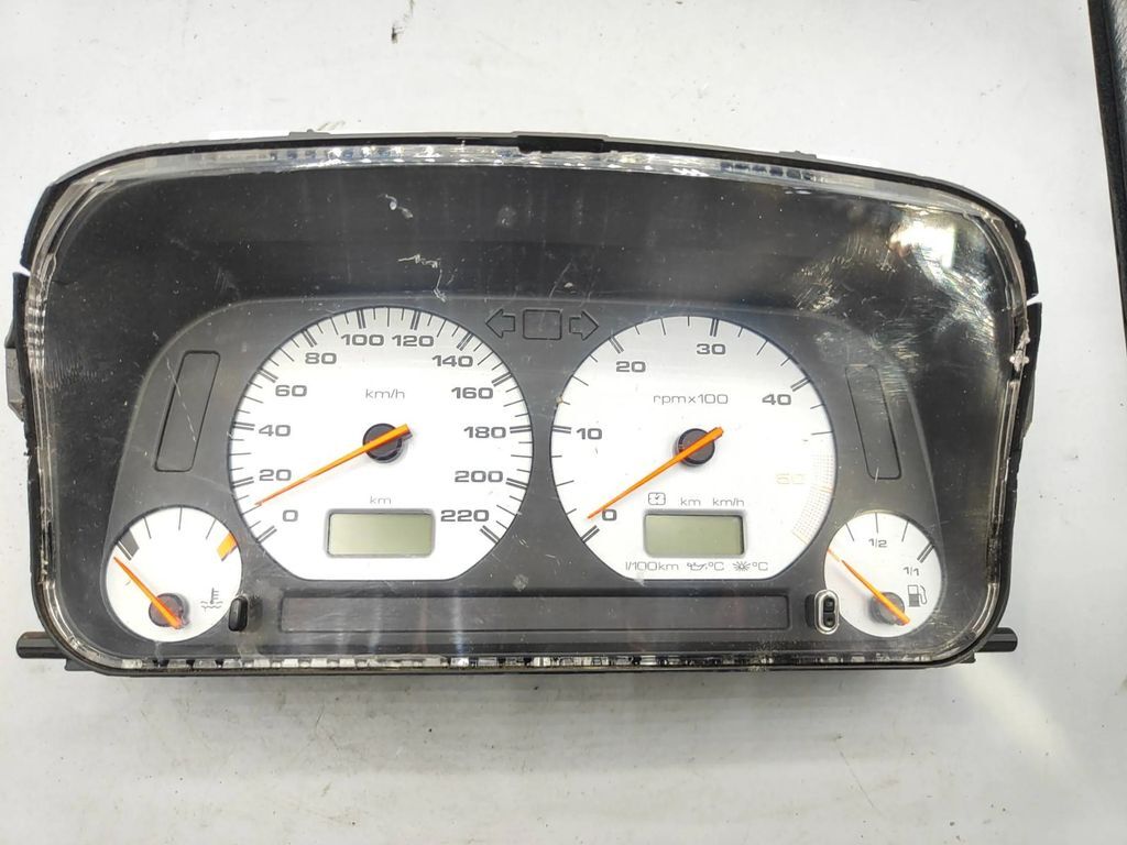 Seat Ibiza II TDI 1999 LHD speedometer instrument cluster 6K0919033JT 