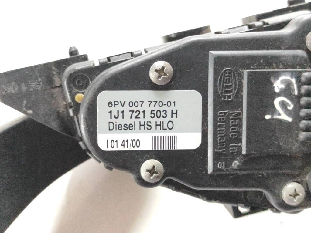 Volkswagen VW Golf IV 1999 Diesel accelerator throttle pedal 1J1721503H 