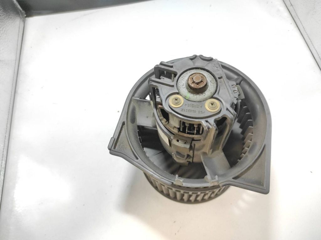 Saab 9-5 2.0T 110kW Petrol 2000 Heater blower fan motor W963968J 