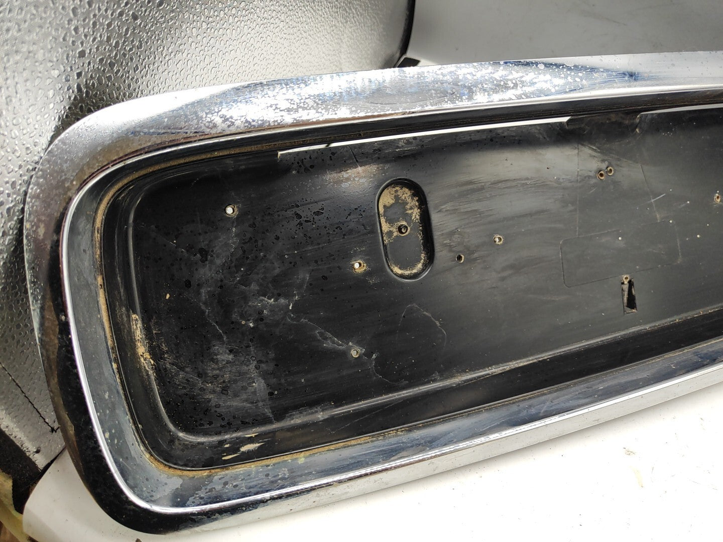 Rover 400 420 418 1995 Rear Number Plate Holder Trim Bar 74890SY3A0000