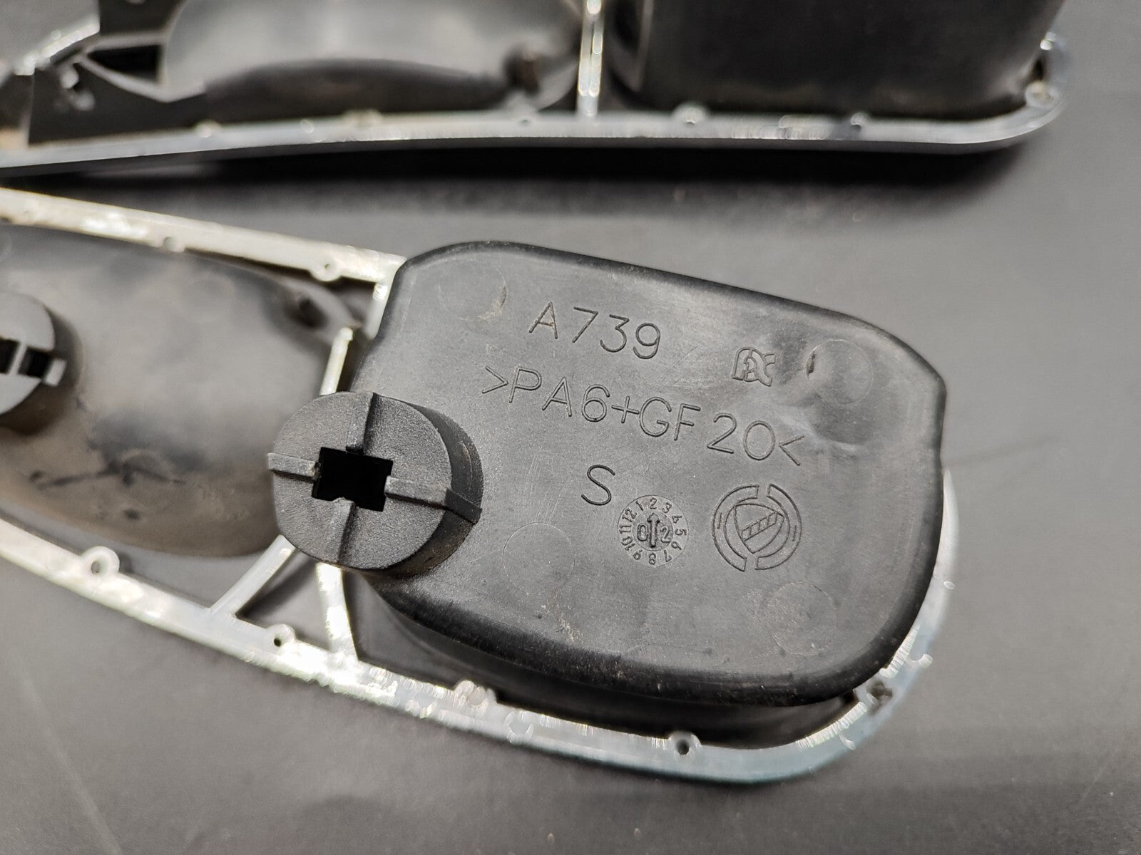 Alfa Romeo 156 2.4JTD 110kW 2002 Rear Left Right Door Inner Handle Trim Ashtray