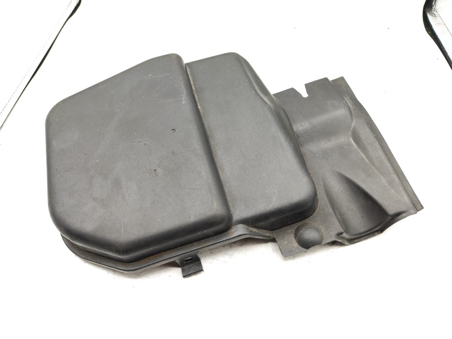 BMW E90 E91 330D 170kW 2006 Diesel Right Side Cabin Filter Cover 6925017