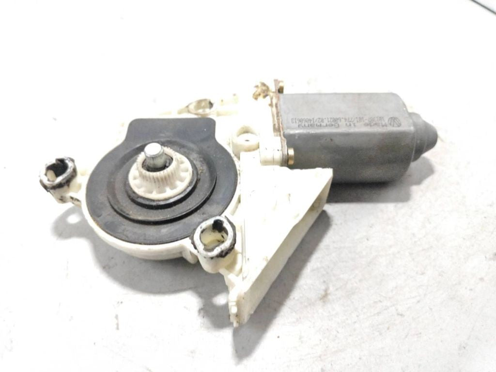 Volkswagen Golf 2001 front window regulator motor 1J2959801D 