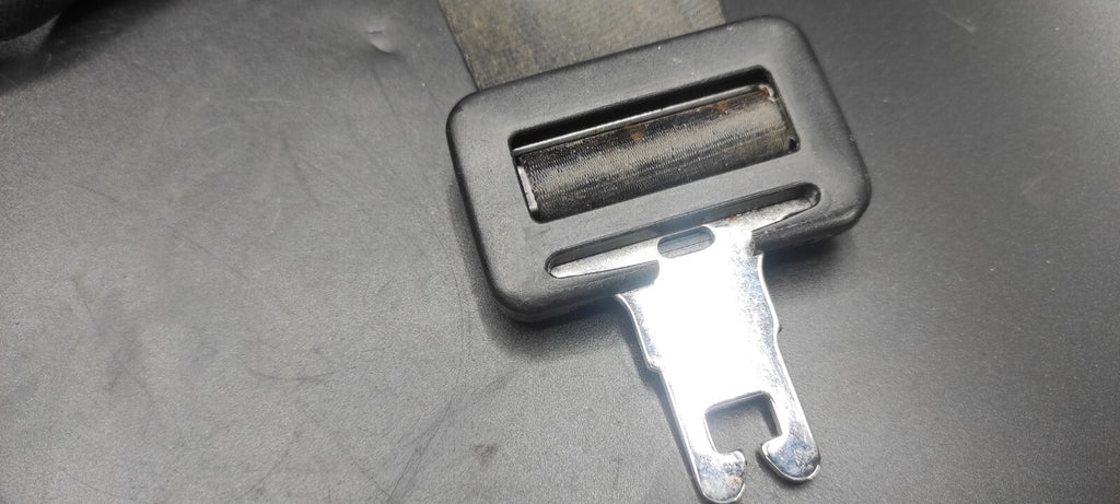 Alfa Romeo 166 2.4JTD 110kW 2001 Rear Seat Middle Center Safety Seatbelt 043146