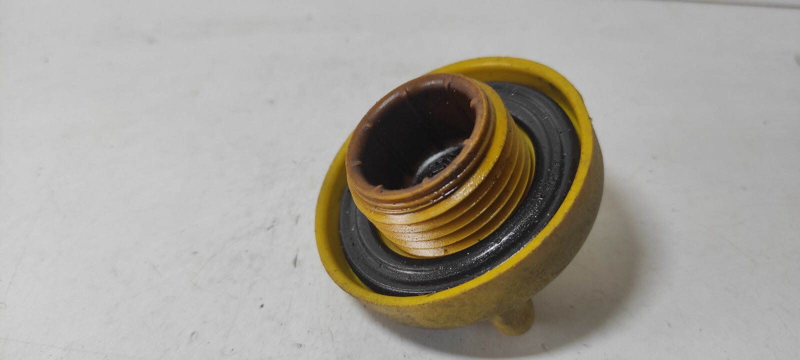 Alfa Romeo GT 1.9JTDm 110kW 2007 Diesel Engine Oil Filler Cap Top Neck 55187763