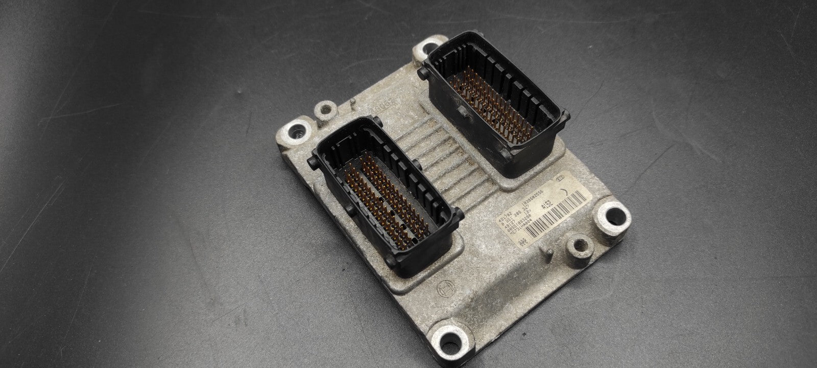 Alfa Romeo 147 1.6 Twin Spark 2006 Engine Control Unit Module ECU 0261208327