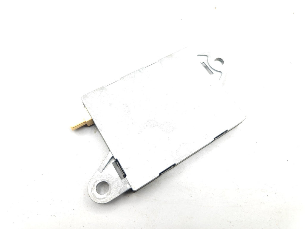 AUDI TT 8J3 3.2 V6 2007 Bootlid Radio Antenna Amplifier 8J8035225M