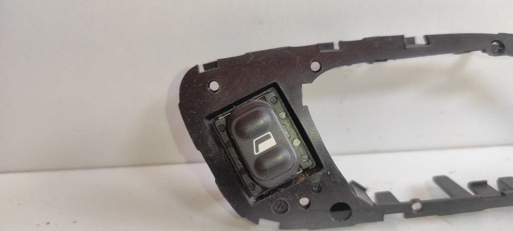 Peugeot 607 3.0i V6 2001 LHD Rear Right Electric Window Switch 9635733580