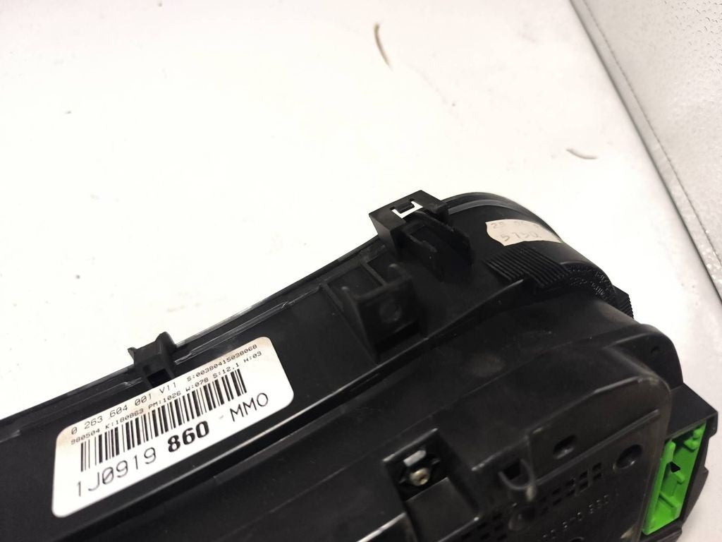 Volkswagen Golf IV 2000 Petrol speedometer instrument cluster 0263604001 