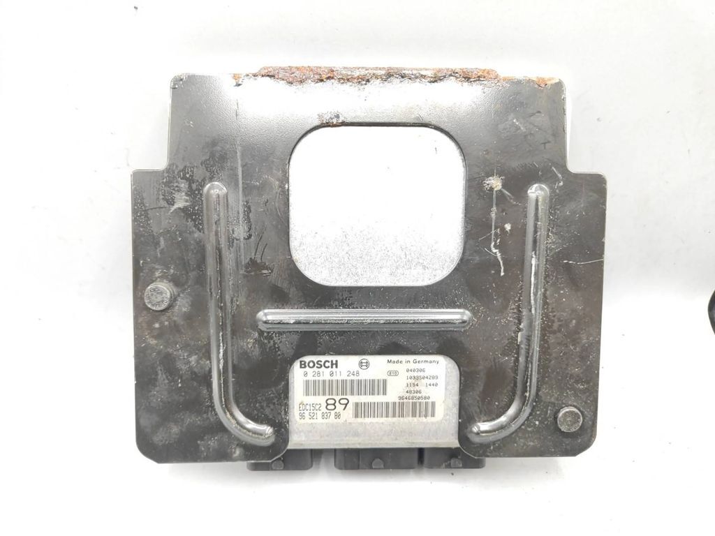 Peugeot 307 2.0HDI 79kW 2003 Engine control unit module ECU 9646850580 