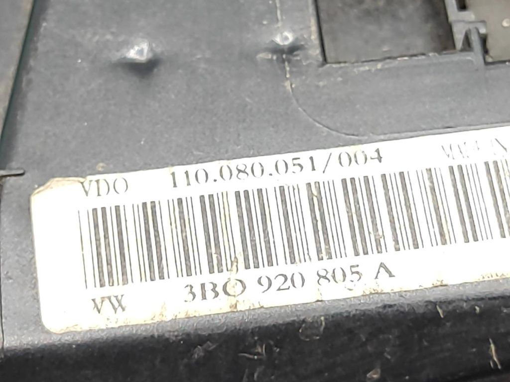 Volkswagen PASSAT B5.5 2002 LHD speedometer instrument cluster 3B0920805A 