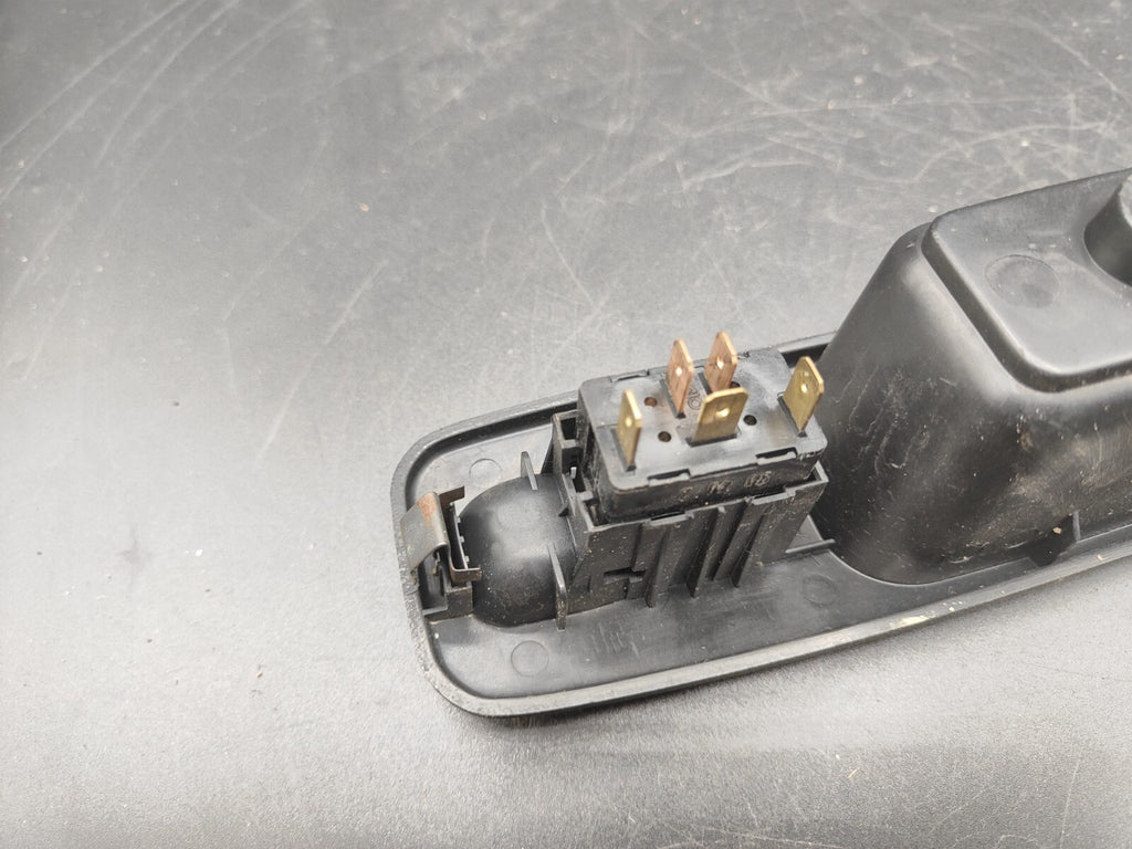 Alfa Romeo 166 2.4JTD 110kW 10V 2003 Electric Window Switch Button 156018359