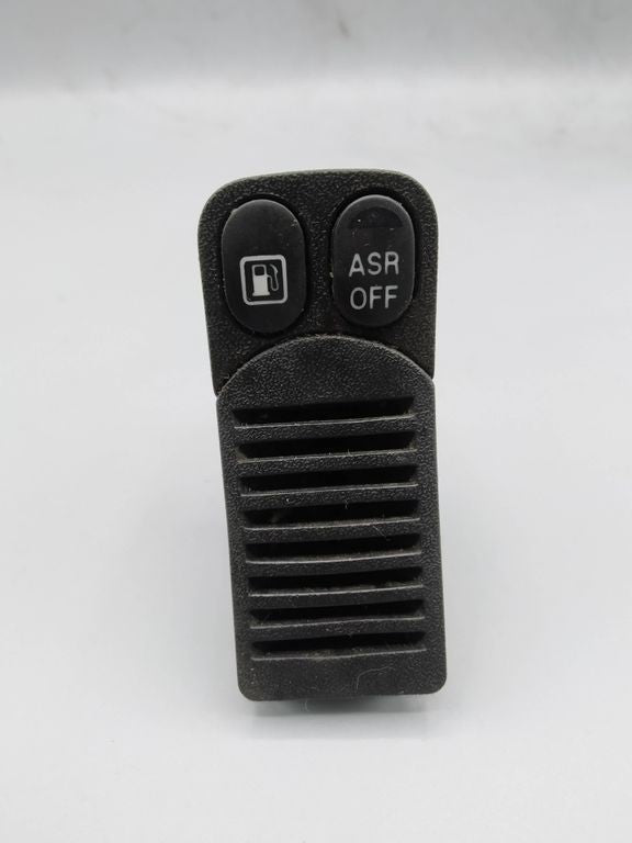 Alfa Romeo 147 2003 Diesel Fuel tank opening switch button 156040104 