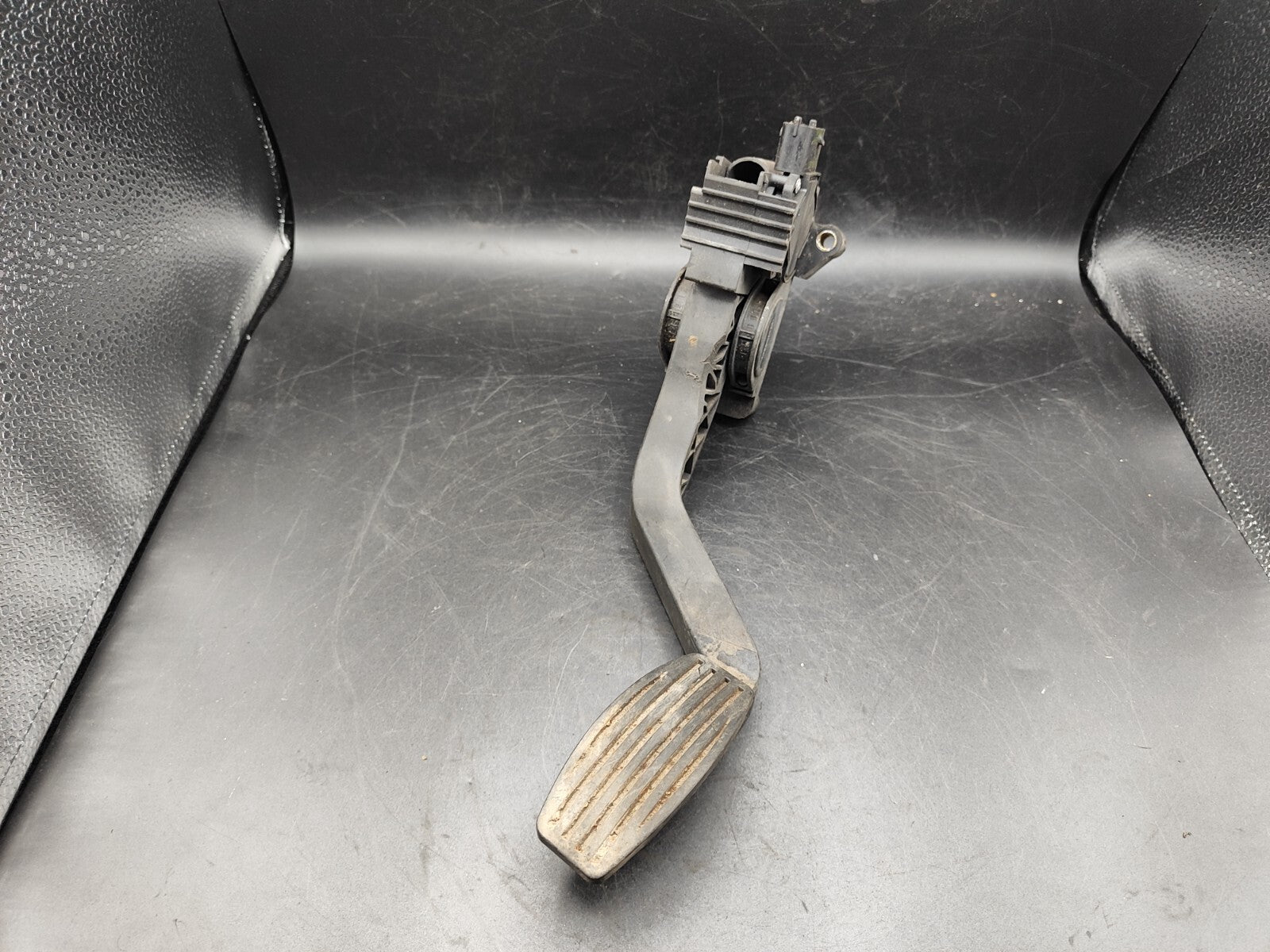 Fiat Punto 1.2 44kW 2005 Accelerator Throttle Pedal 46527295 0281002325
