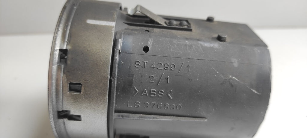 Alfa Romeo 159 1.9JTDm 88kW Diesel 2008 LHD Front Center Dash Panel Air Vent