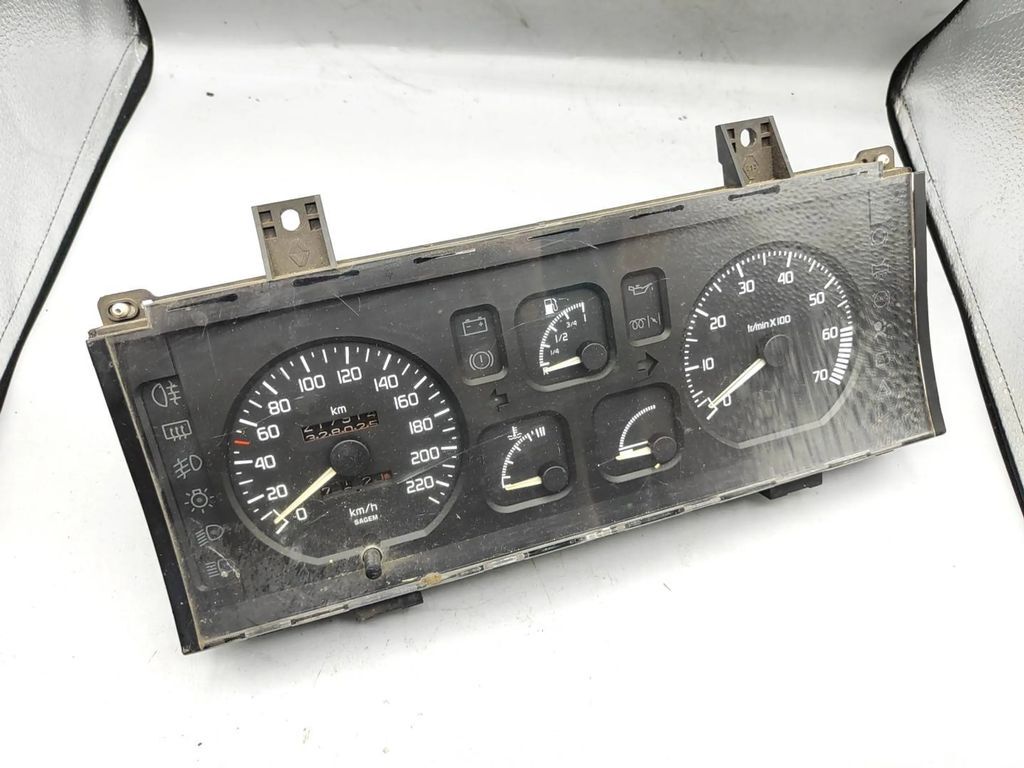 Renault Clio I 1.2i 1991 speedometer instrument cluster 7700841356 